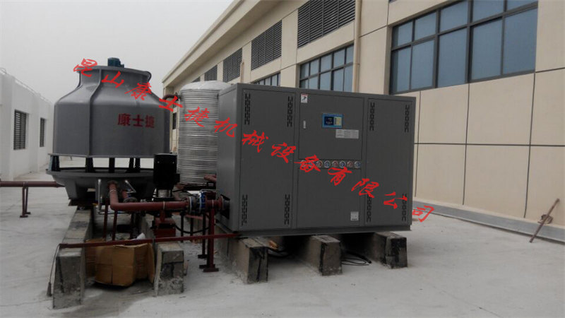水冷箱式冷水機組現場(chǎng)